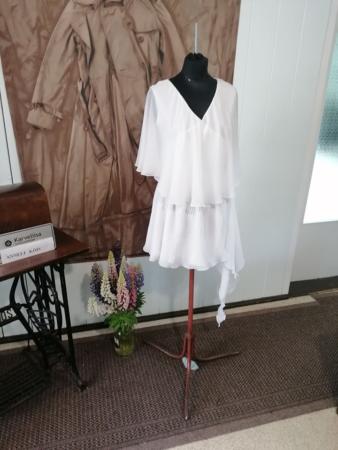 Valge kleit koolilõpetajale (1)